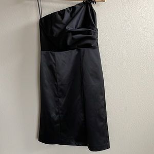 The limited satin black dress